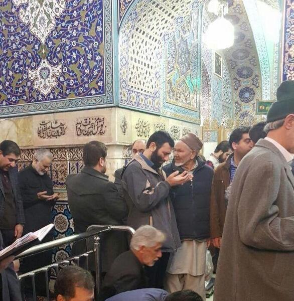 عکس حرم امام رضا با سردار سلیمانی