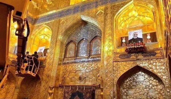 عکس حرم امام رضا با سردار سلیمانی