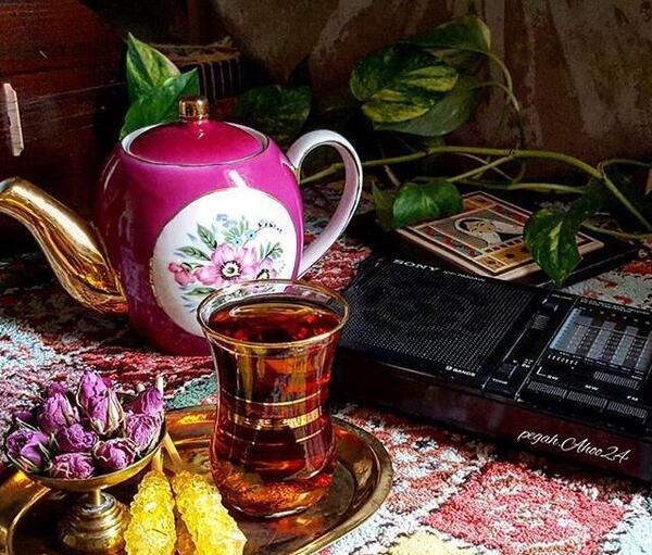 عکس چای و قوری در طبیعت