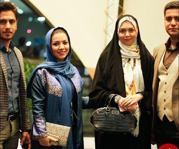 عکس آزاده نامداری با چادر قهوه ای