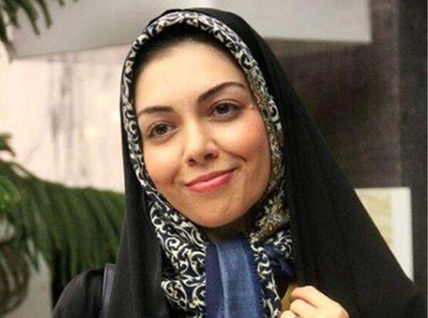 عکس آزاده نامداری با چادر قهوه ای