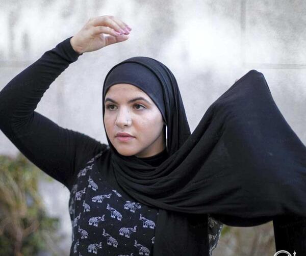 ژست عکس دخترانه با حجاب