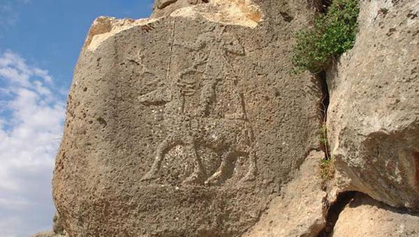 عکس آهو روی سنگ نشانه چیست