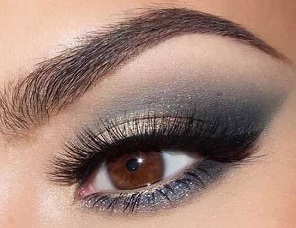 عکس چشم طبیعی قهوه ای