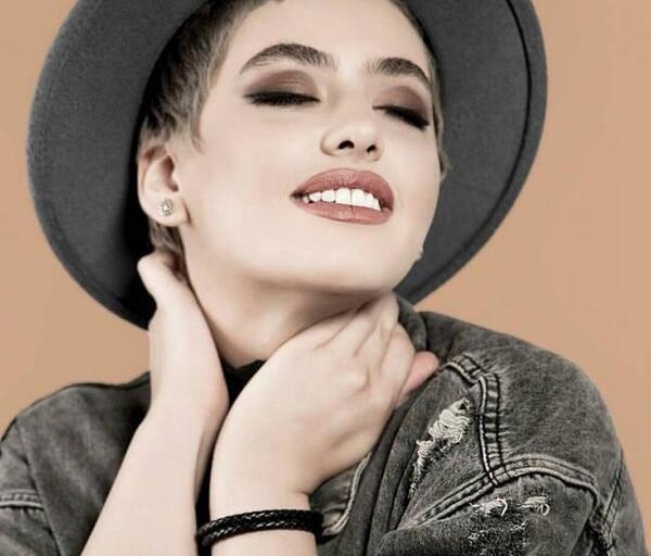 عکس ریحانه پارسا نوار بهداشتی