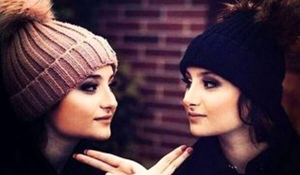 عکس تتلو در استخر