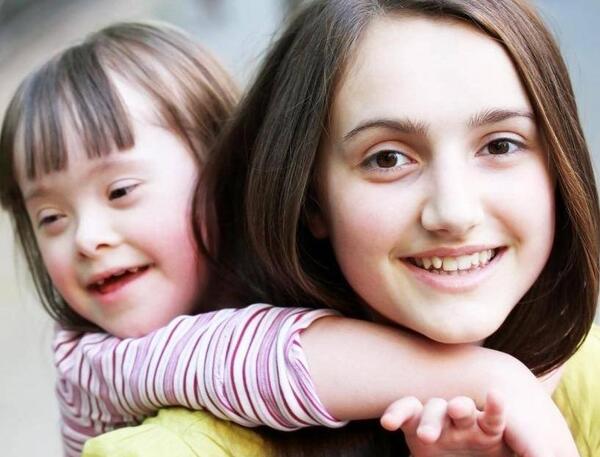 عکس بچه های عقب مانده ذهنی