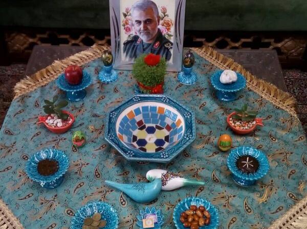 عکس سفره هفت سین با عکس حاج قاسم سلیمانی