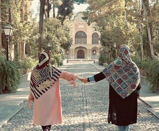 عکس با حجاب دوستانه