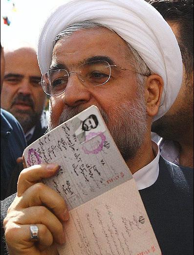 عکس پاسپورت روحانی