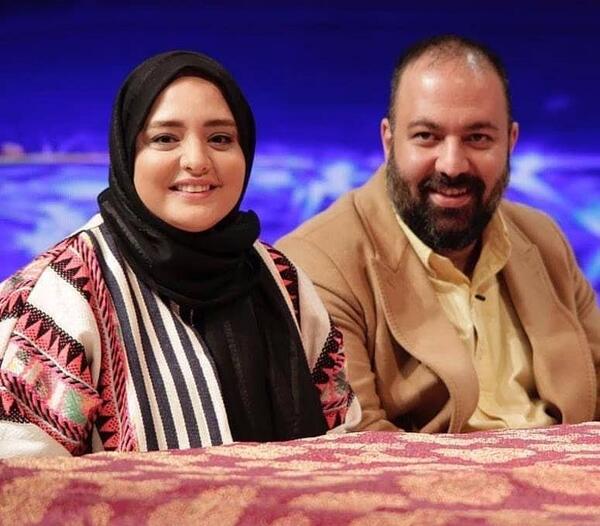 عکس با حجاب نرگس محمدی