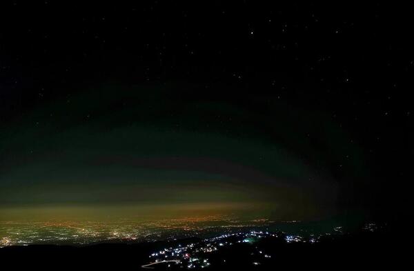 عکس آسمان در شب با ستاره